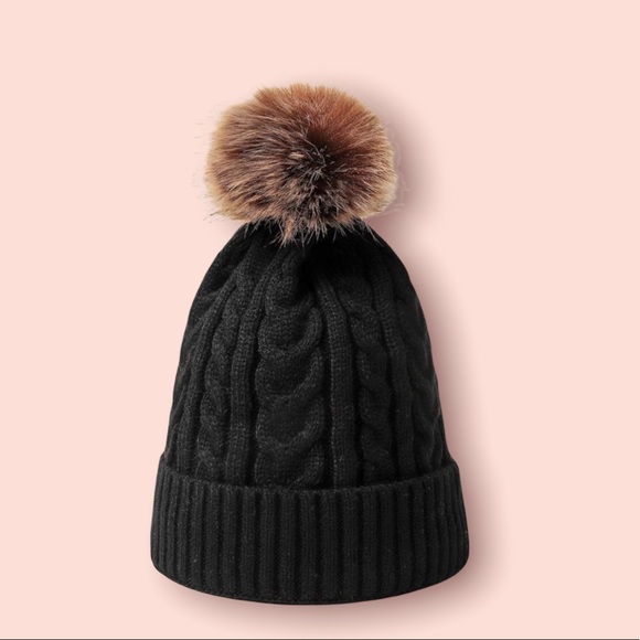 Accessories - Black Pom Pom Beanie / Winter Hat